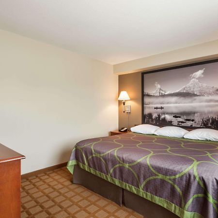 Hotel Super 8 By Wyndham Abbotsford Bc Esterno foto