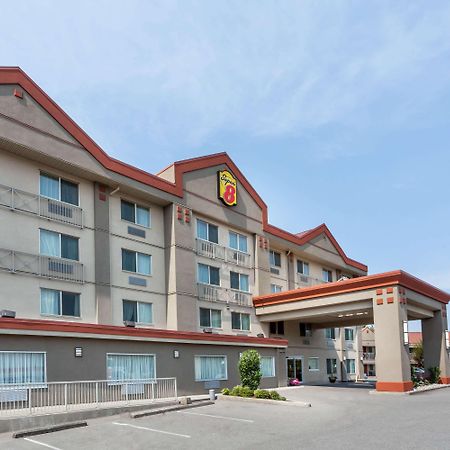 Hotel Super 8 By Wyndham Abbotsford Bc Esterno foto