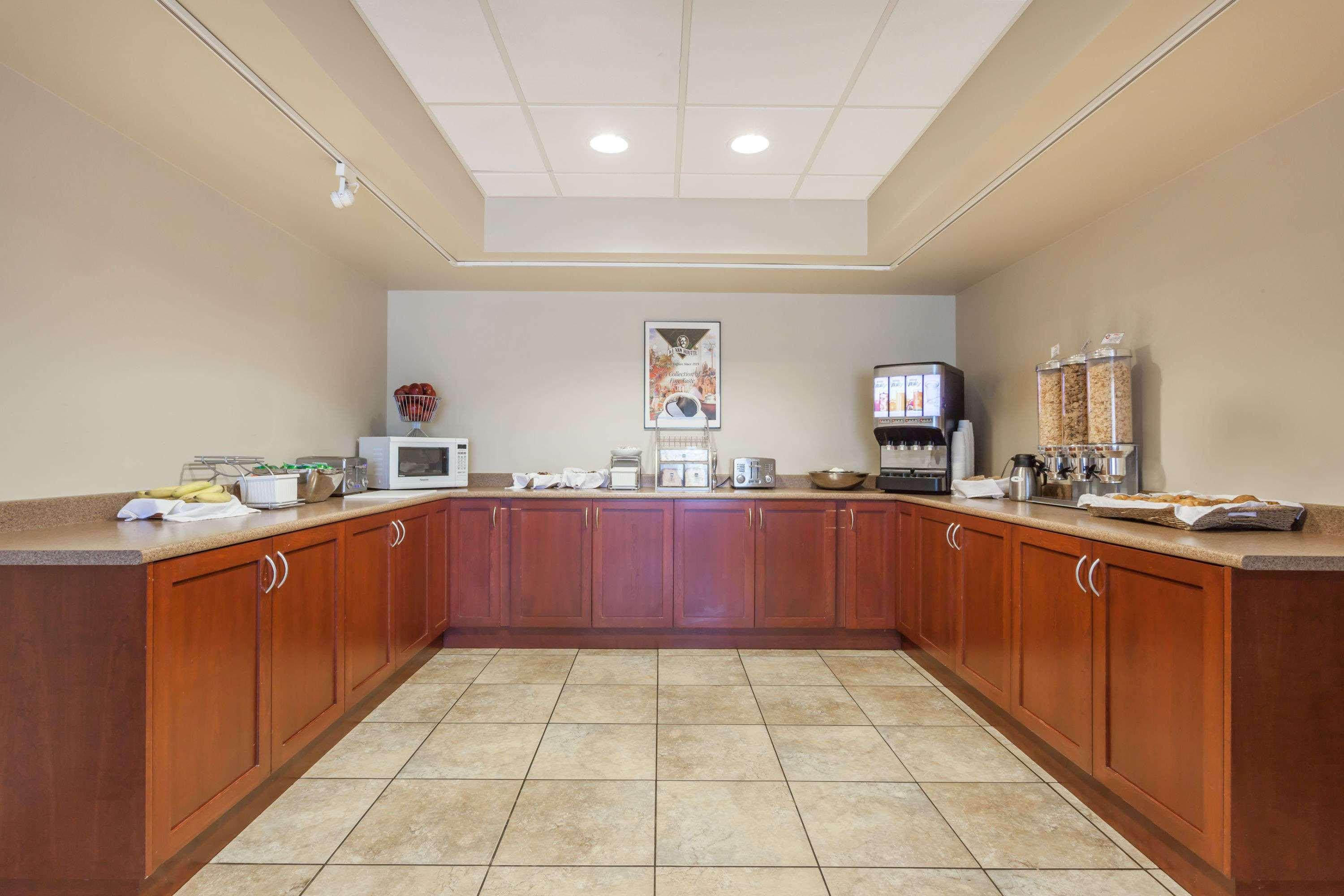 Hotel Super 8 By Wyndham Abbotsford Bc Esterno foto