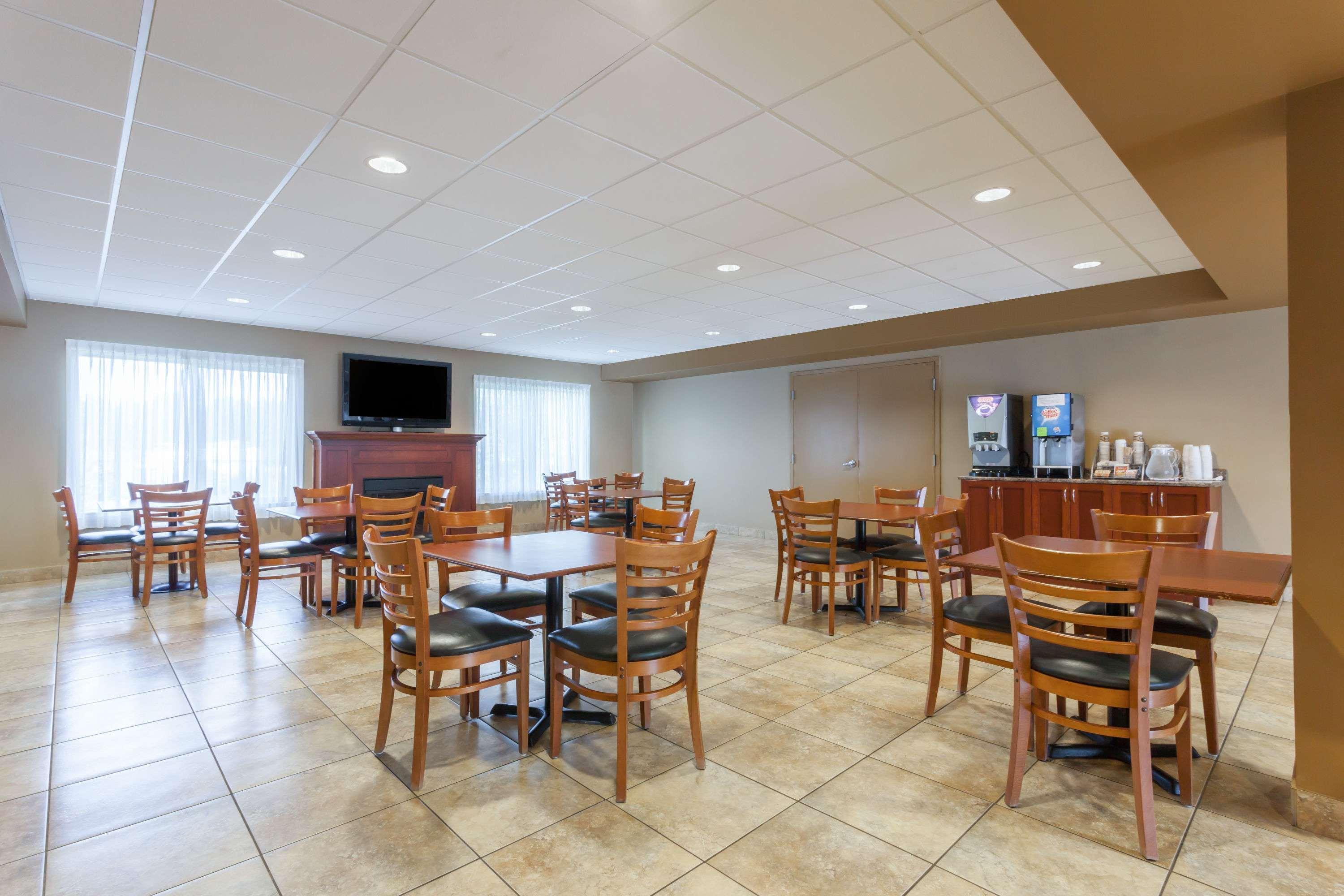 Hotel Super 8 By Wyndham Abbotsford Bc Esterno foto