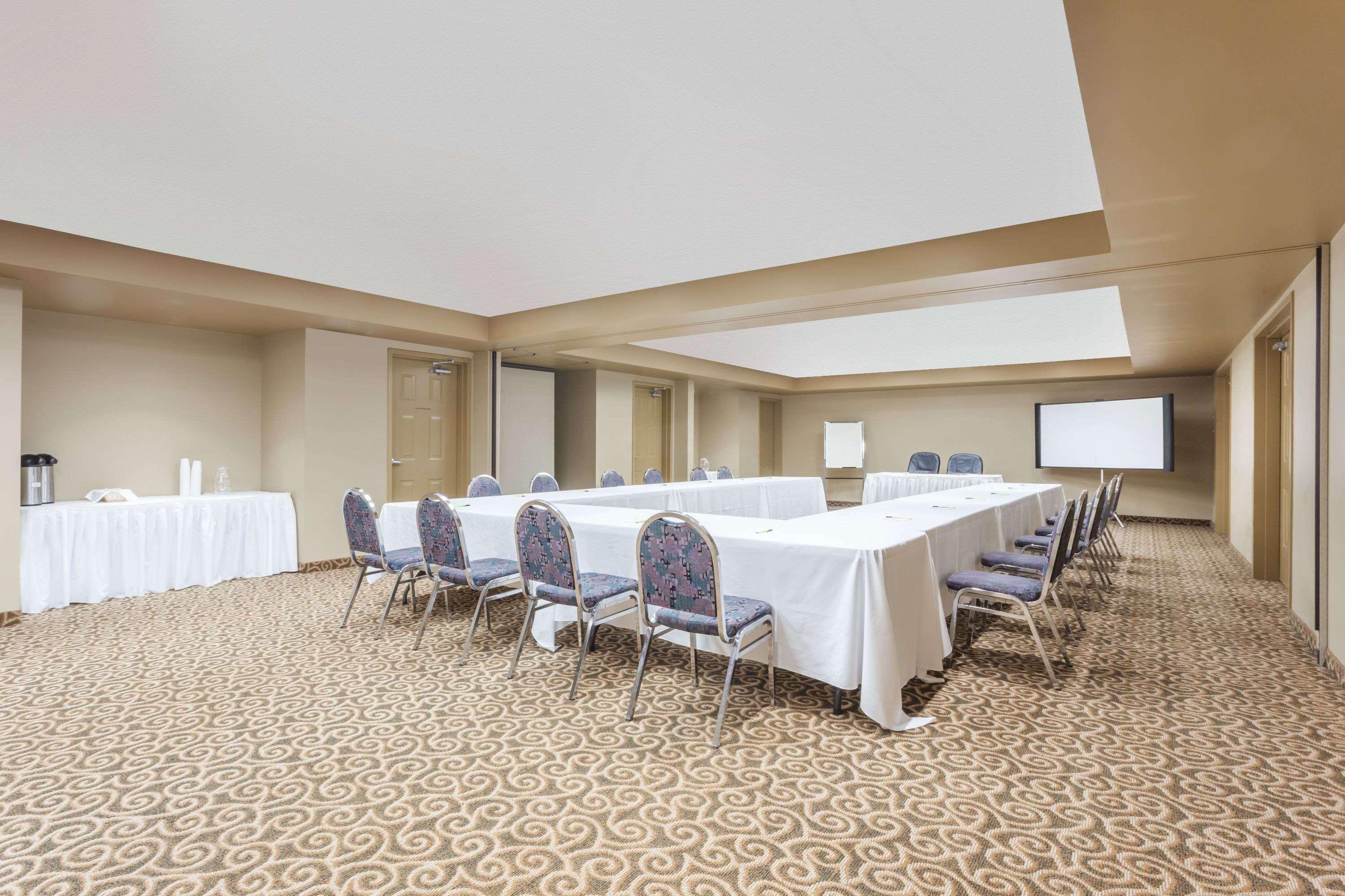 Hotel Super 8 By Wyndham Abbotsford Bc Esterno foto