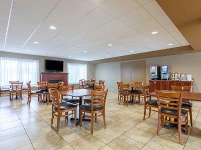 Hotel Super 8 By Wyndham Abbotsford Bc Esterno foto